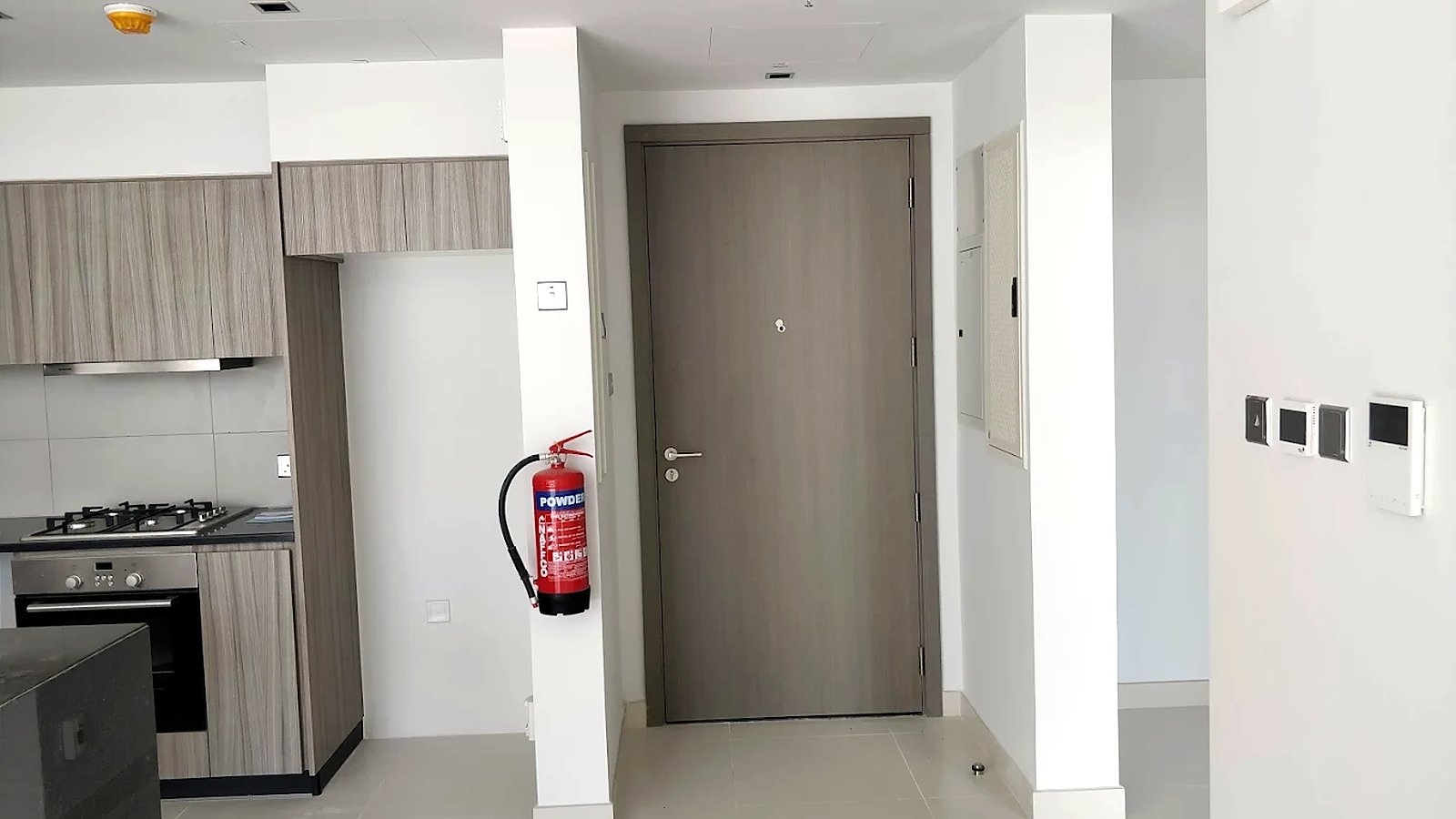 Entrance hallway and kitchen, Shams Meera, Al Reem Island