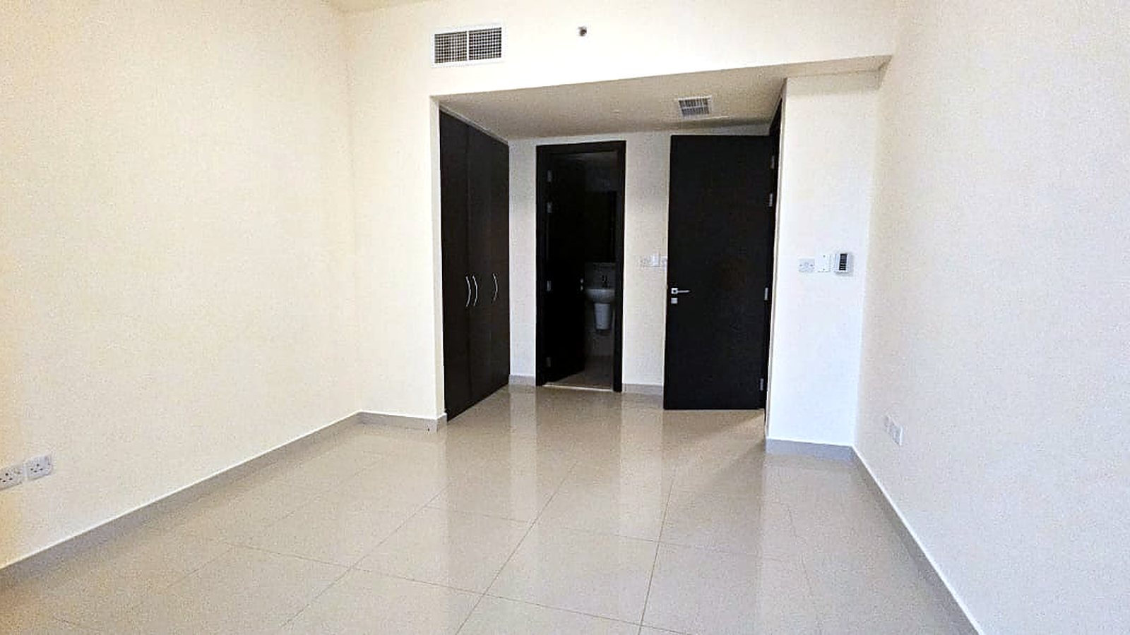 Bedroom with ensuite bathroom, Tala Tower, Al Reem Island