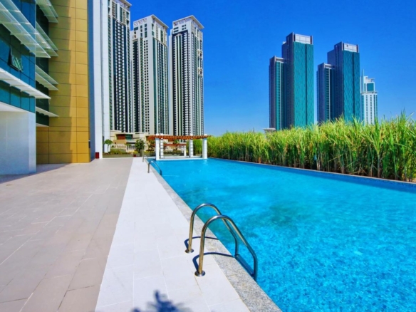 Swimming pool at Tala Tower, Marina Square, Al Reem Island